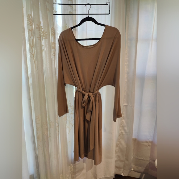 Women's Max and Cleo Dress! - Picture 5 of 6